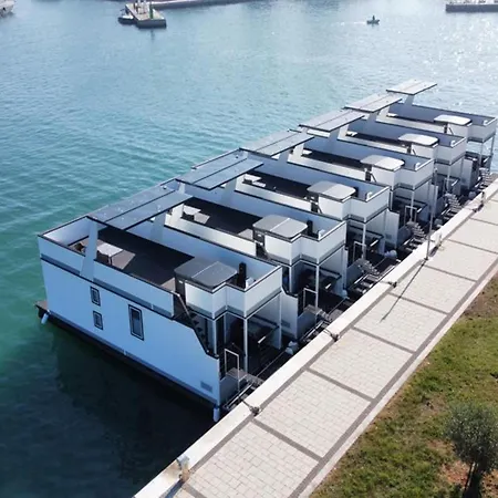 Modern Houseboat With Whirlpool In Novigrad