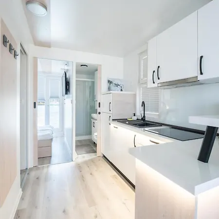 Modern Houseboat With Whirlpool In Novigrad Botel