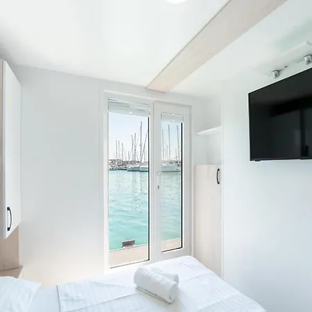 Modern Houseboat With Whirlpool In Novigrad