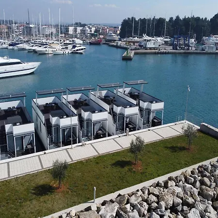 Modern Houseboat With Whirlpool In Novigrad Botel