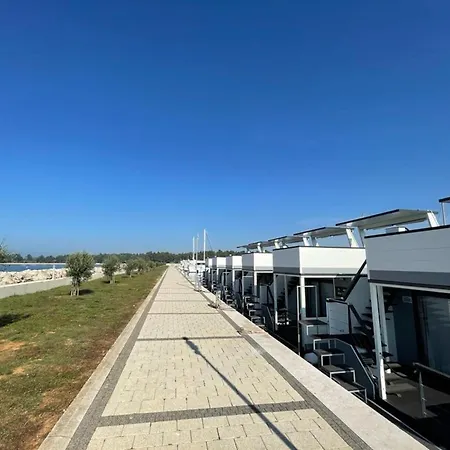 Modern Houseboat With Whirlpool In Novigrad Botel Novigrad Istria