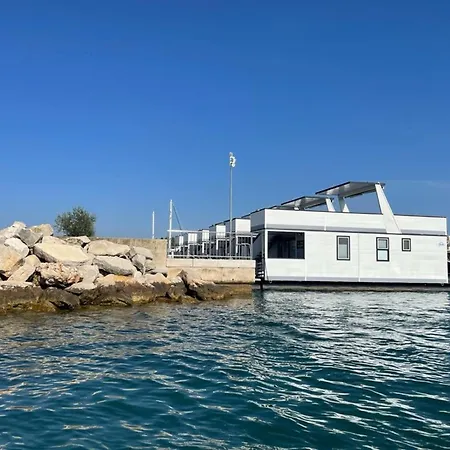 Modern Houseboat With Whirlpool In Novigrad