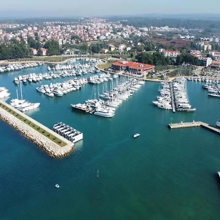 Modern Houseboat With Whirlpool In Novigrad Botel Novigrad Istria