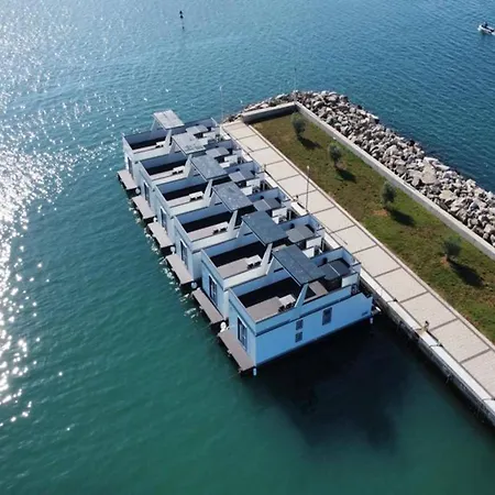 Modern Houseboat With Whirlpool In Novigrad Novigrad Istria